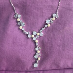 Silvertone Avon 17" Pastel Bubble "Y" Necklace In Vanilla (Cream, Clear & White)